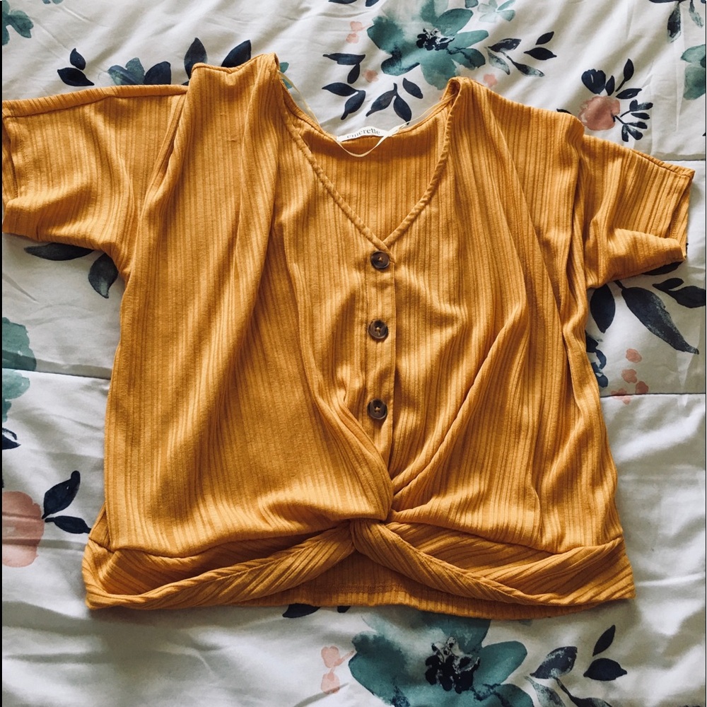 Cute blouse